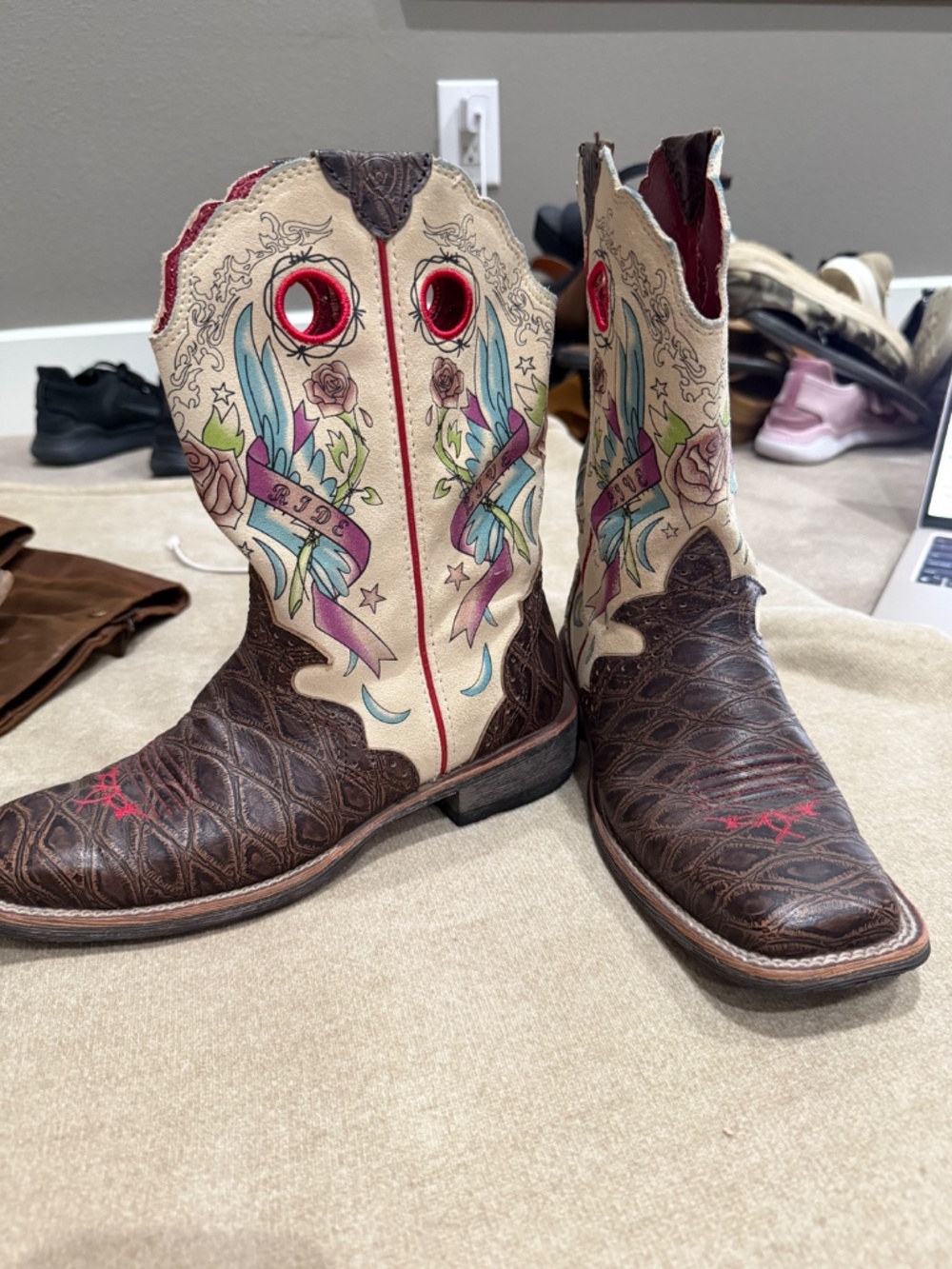 Ariat Rodeobaby Rocker boots - Picture 3 of 5